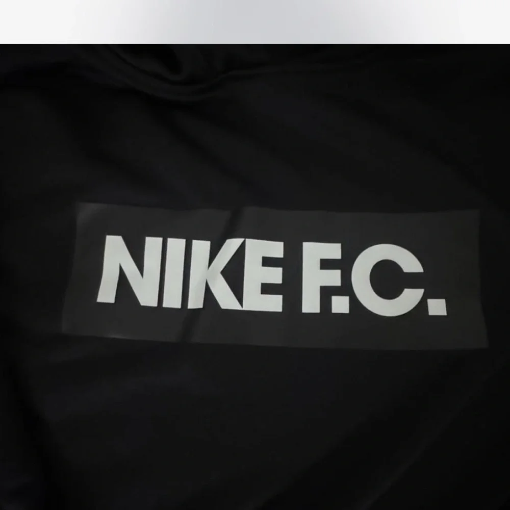 Nike black F.C. hoodie Dri-Fit Size Boys XL - Picture 2 of 3